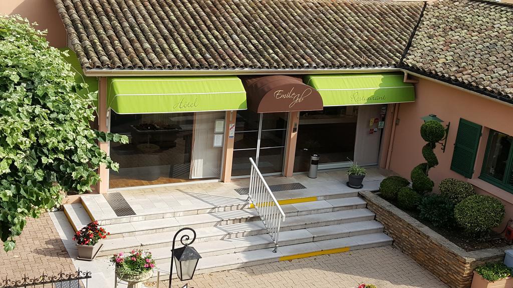 Hotel Restaurant Emile Job Montmerle-sur-Saone Exterior photo