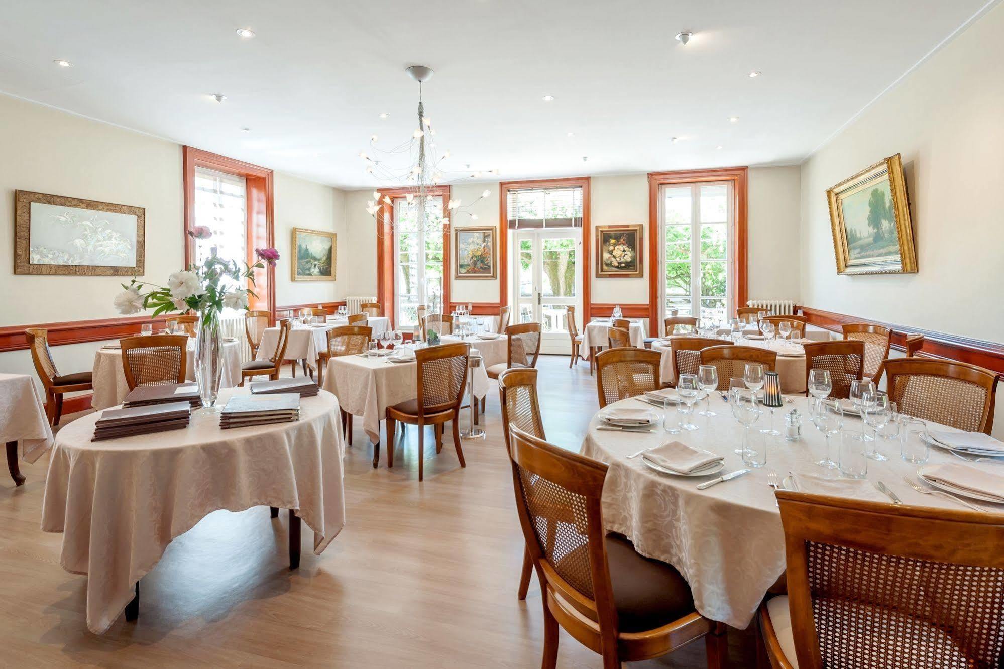 Hotel Restaurant Emile Job Montmerle-sur-Saone Exterior photo