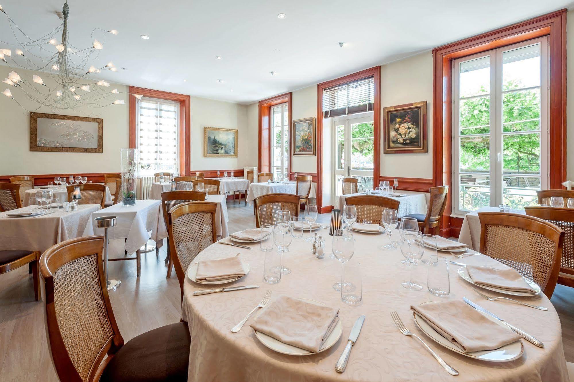 Hotel Restaurant Emile Job Montmerle-sur-Saone Exterior photo
