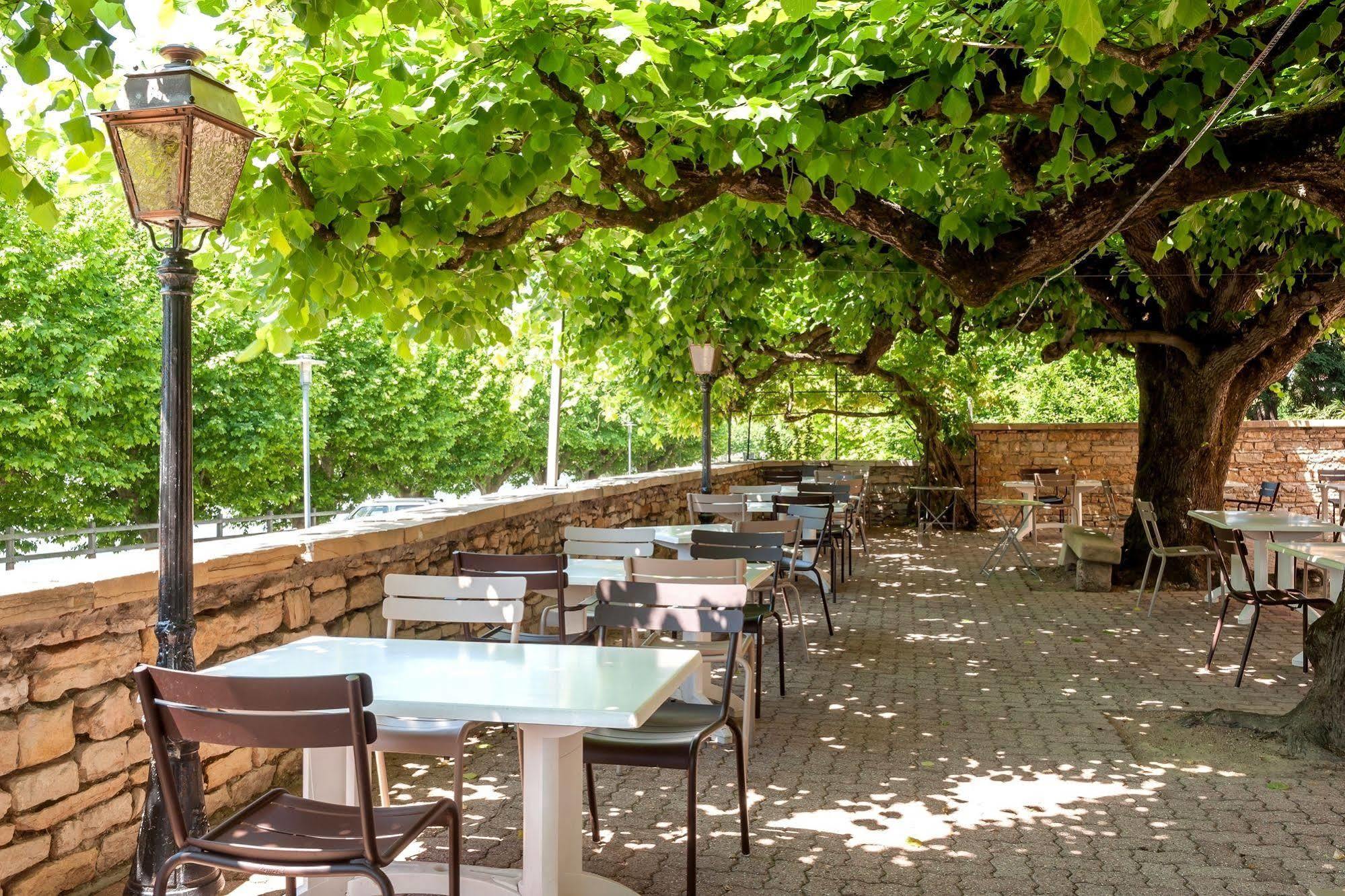 Hotel Restaurant Emile Job Montmerle-sur-Saone Exterior photo