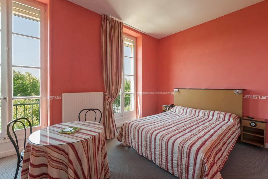 Hotel Restaurant Emile Job Montmerle-sur-Saone Exterior photo